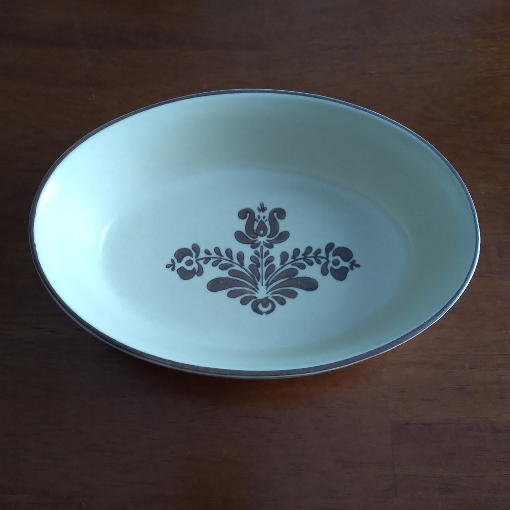 Vintage Pfaltzgraff USA Village Pattern 7" Oval Baker Stoneware Dish #240